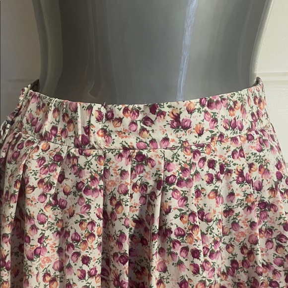 Floral A-Line Skirt in Cream and Pink - Picture 4 of 8